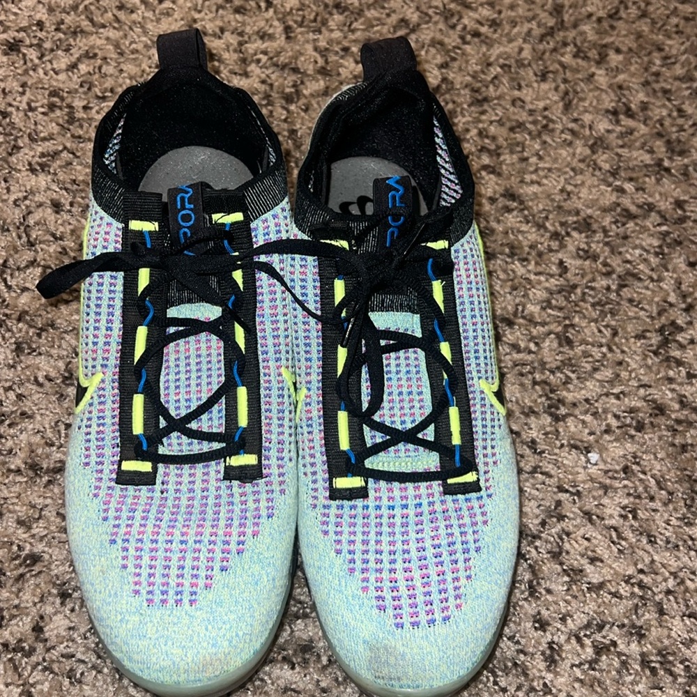 Men’s used vapor max size 11